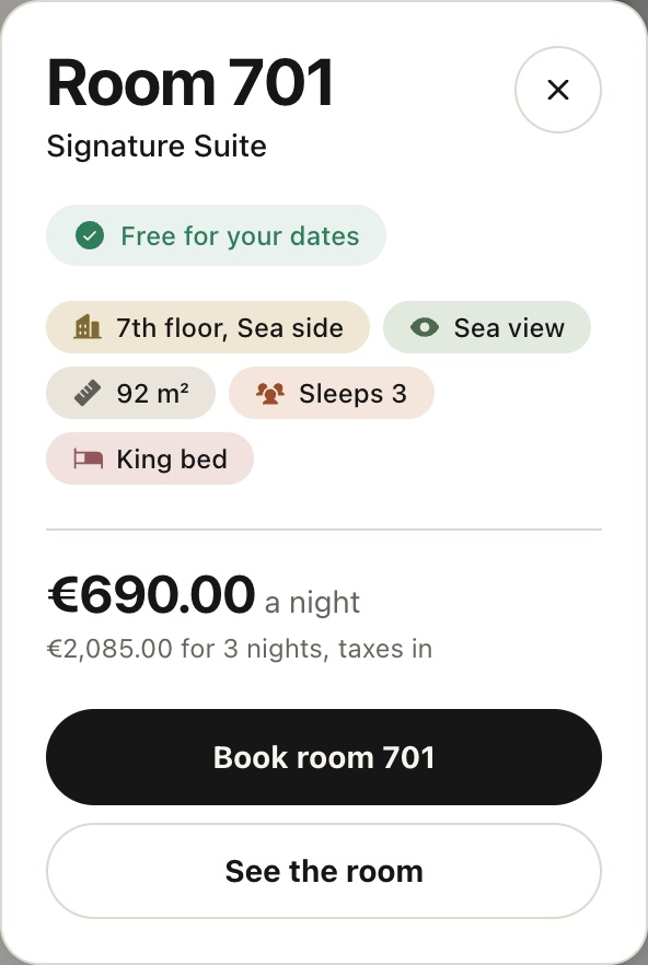 Selected room on the floor plan with floor, view, amenities, availability and booking actions